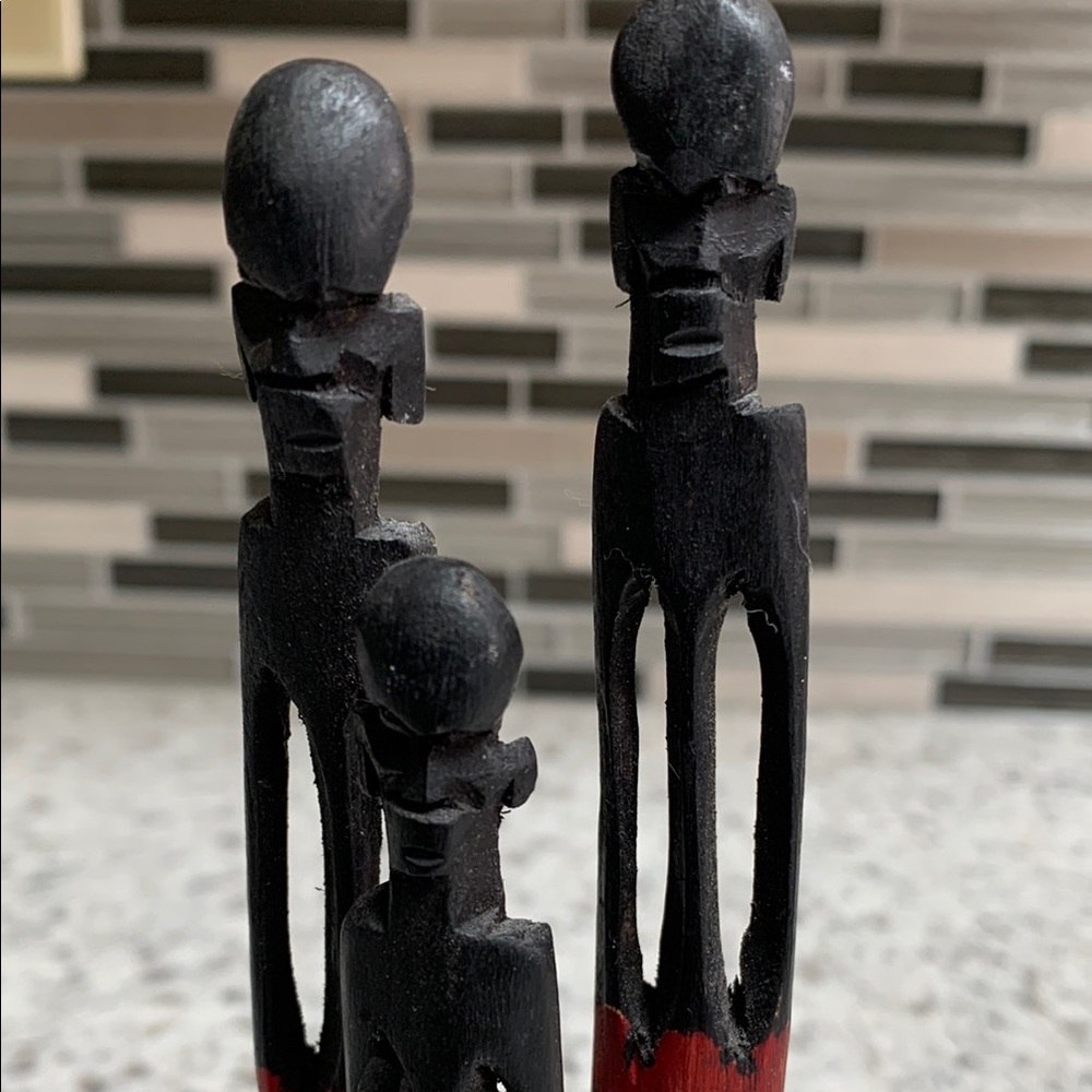 Black and Red Wooden Figurines - Picture 3 of 4